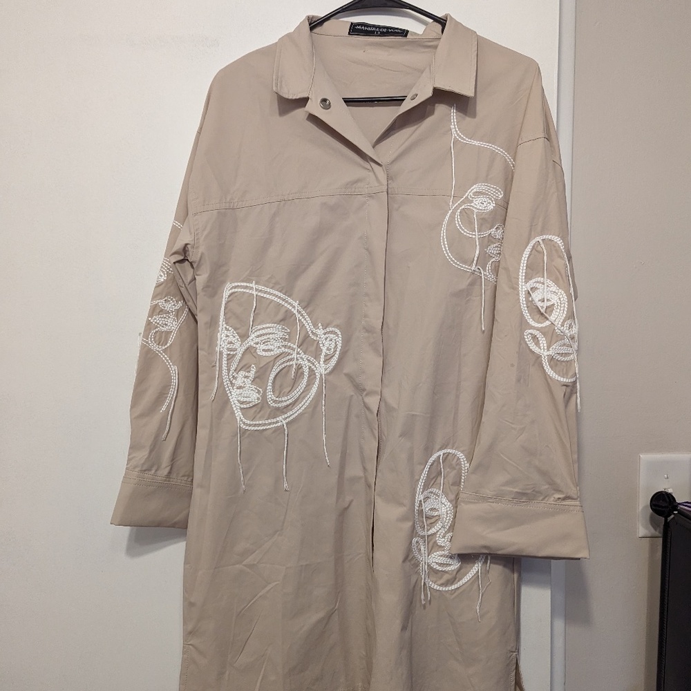 Maniere de Voir Face Line Art Shirt Dress